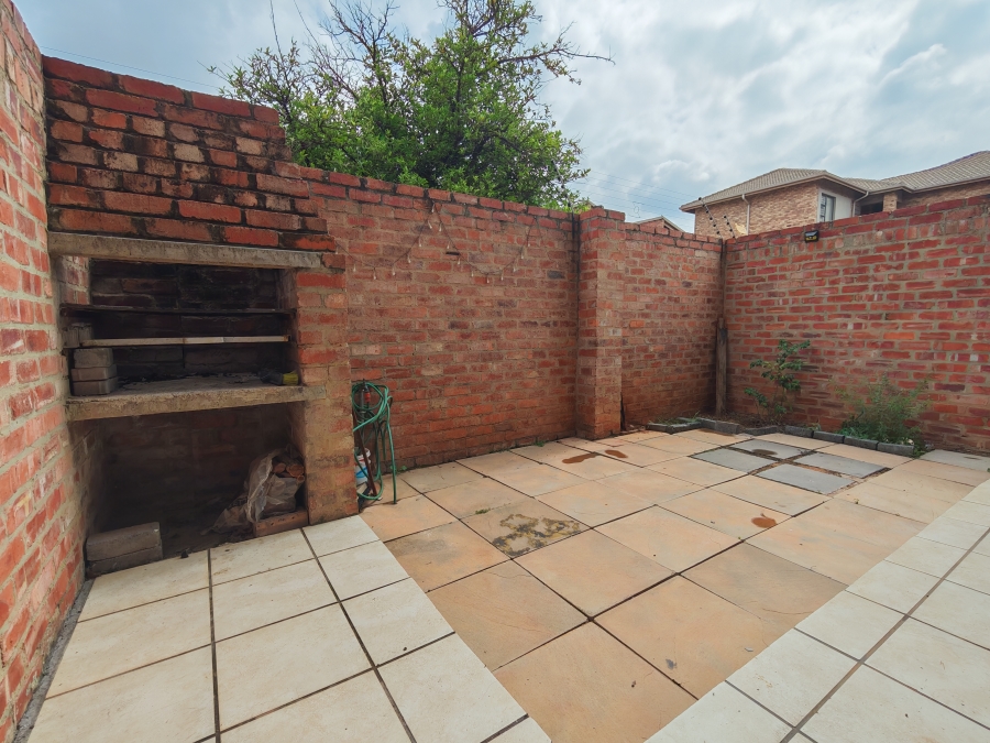 To Let 1 Bedroom Property for Rent in Die Bult North West